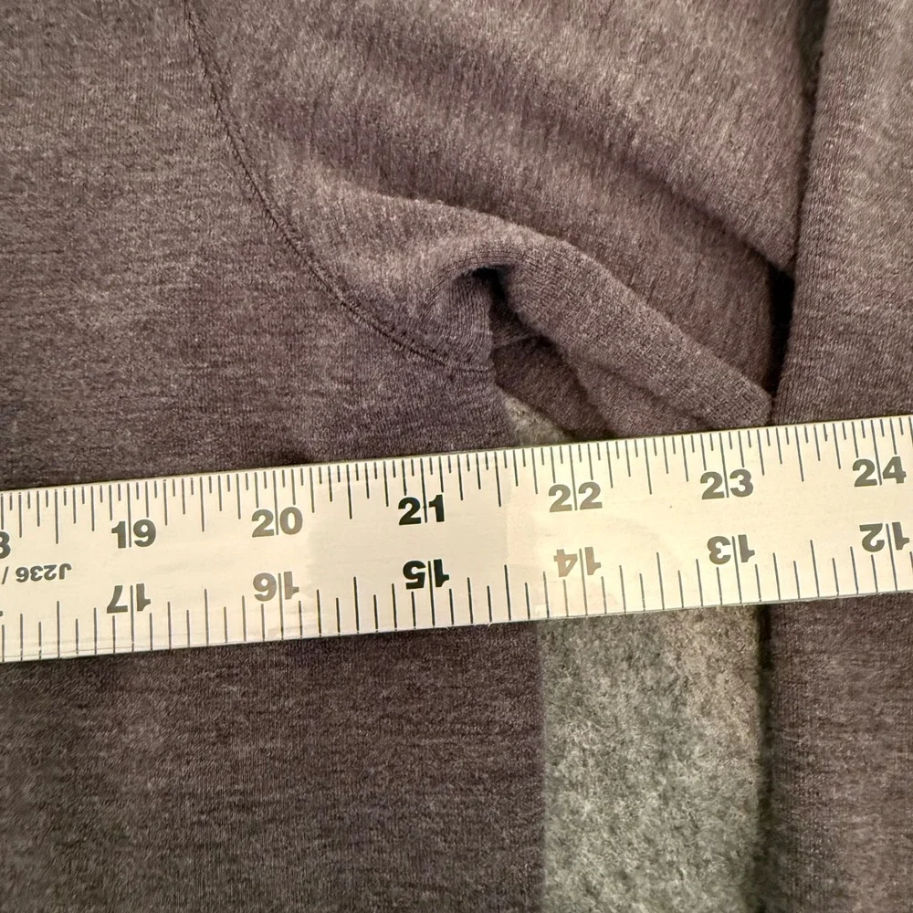 Uniqlo Heattech Ultra Warm Crew Neck Men XL Gray Cold weather Thermal Base Layer